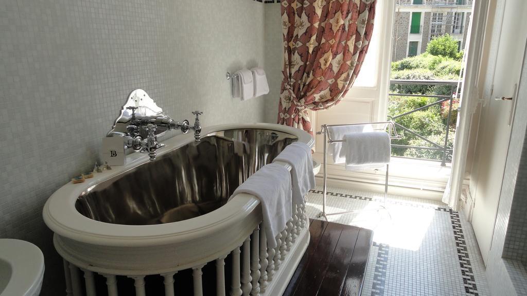 Hotel Villa Reine Hortense Dinard Bilik gambar